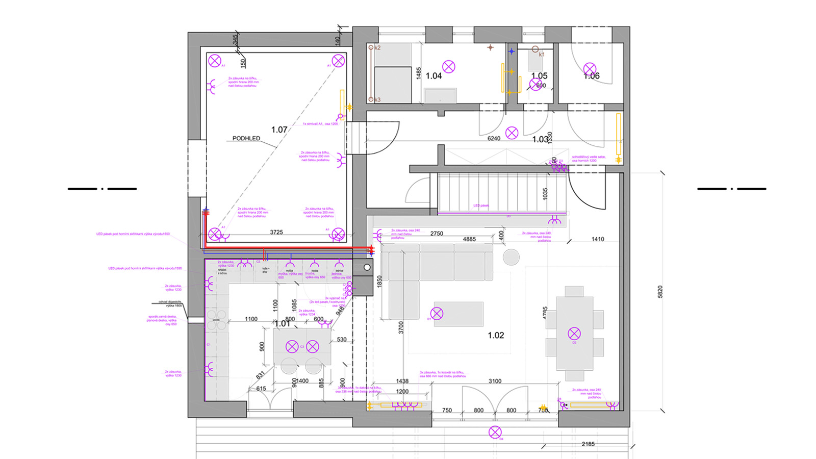 (7, 6, 'Pudorys_01.jpg', 'Rekonstrukce rodinného domu', 'Mladá čtyřčlenná rodina si pořídila polovinu dvojdomku z 80.let 20. století na předměstí Prahy. K dispozičním úpravám bylo doporučeno přízemí i první patro, tak aby dům splňoval současné standardy a požadavky rodiny. Byl zde navržen obývající prostor s kuchyní, tři samostatné ložnice a k tomu odpovídající sociální zázemí. Vzhledem k tomu, že dům byl stavěn svépomocí, byla snaha o minimální zásahy do původních hurdiskových stropů. Srovnáním podlah došlo k maximálnímu zlepšení světlých výšek v domě. Z přízemí, které je propojeno do jednoho velkého prostoru s kuchyňskou a obývací částí je nově možný přístup do zahrady francouzskými a posuvnými okny. Otevření a úprava geometrie schodiště do prvního patra přispělo k propojení a prosvětlení prostoru. V prvním patře došlo k přesunutí koupelny a WC, nyní s přirozeným osvětlením z velkého okna, z východní strany na západní. Díky tomu má každý ze tří pokojů samostatný vstup ze společné chodby. Drobným úpravám se nevyhnuly i společné prostory. Všechna okna na objektu jsou nově osazená a také byla položena nová dřevěná podlaha.', 'A', 'Helena Sosnová', 'Roztoky u Prahy', '2021', 'Realizace', None)